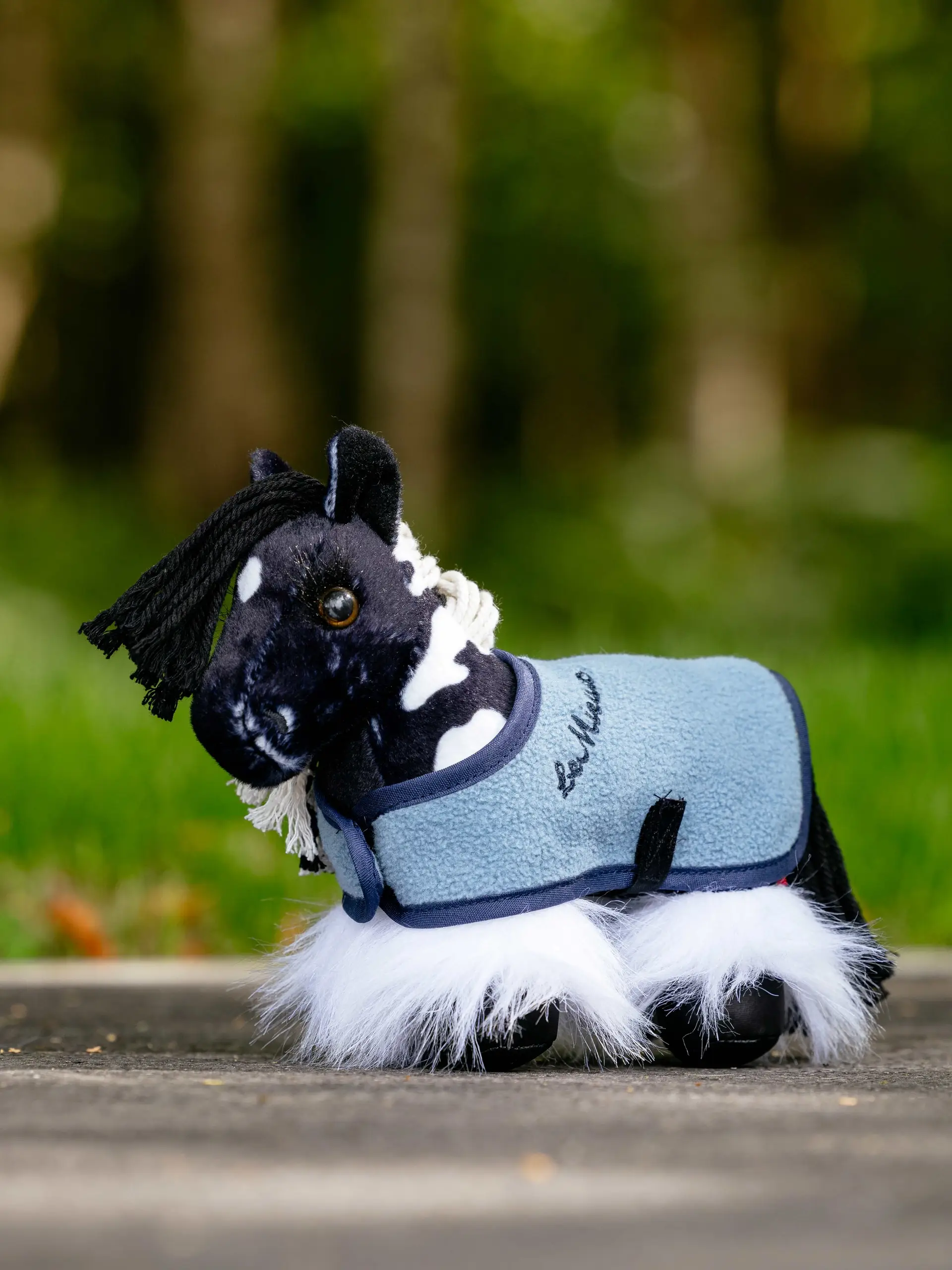 it06878_lifestyle_tinypony_razzle_1_1