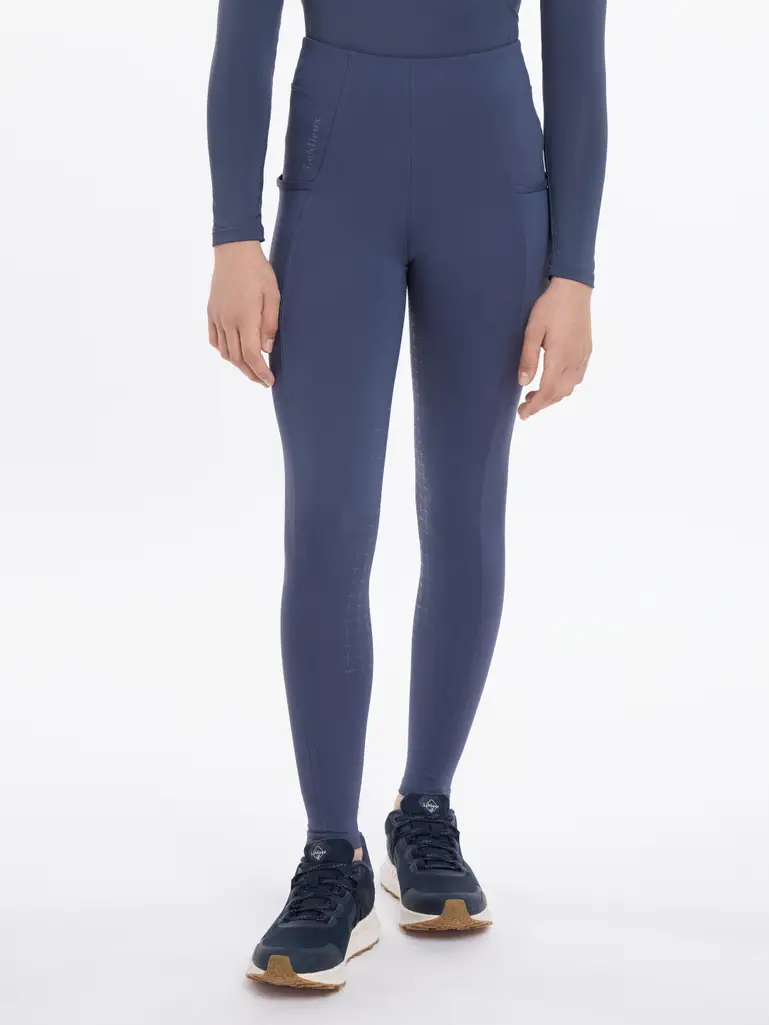 it06115_studio_youngriderorlapullon_dusk_0046