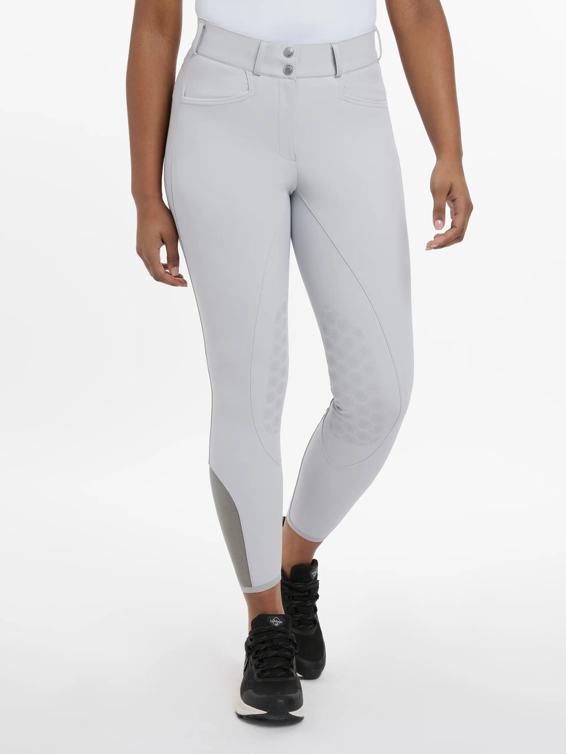 it05563_studio_jumpingbreech_grey_0027