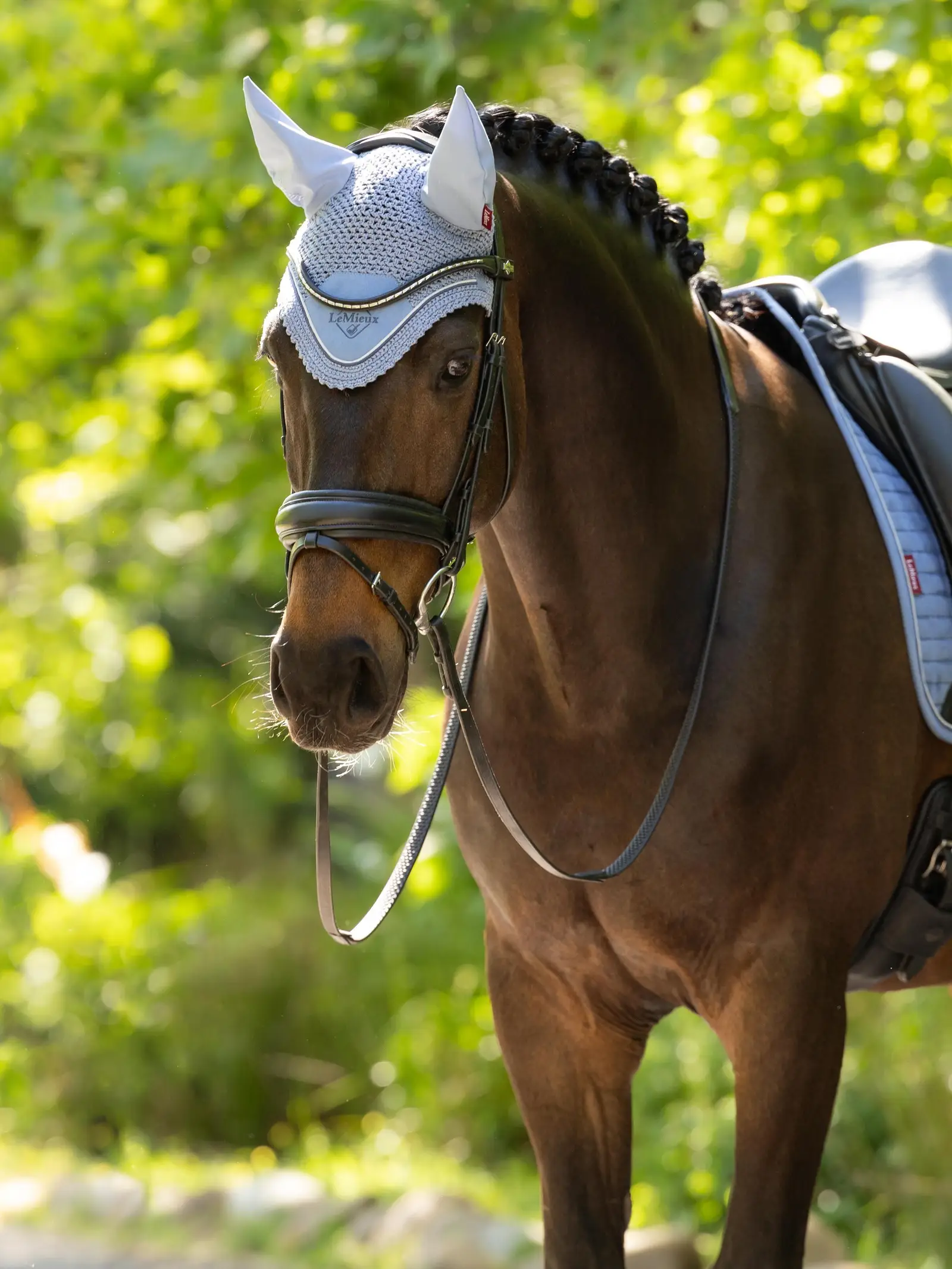 it08265_lifestyle_classicflyhood_powderblue_1