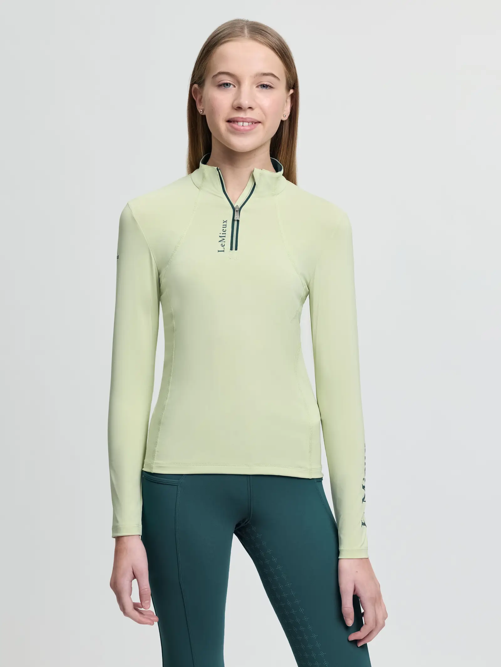 it08583_studio_youngriderclassiquebaselayer_macaron_001