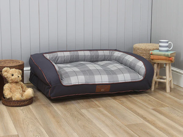 Bed_b0040f1d-a15e-45ec-86df-1046c910b884_grande